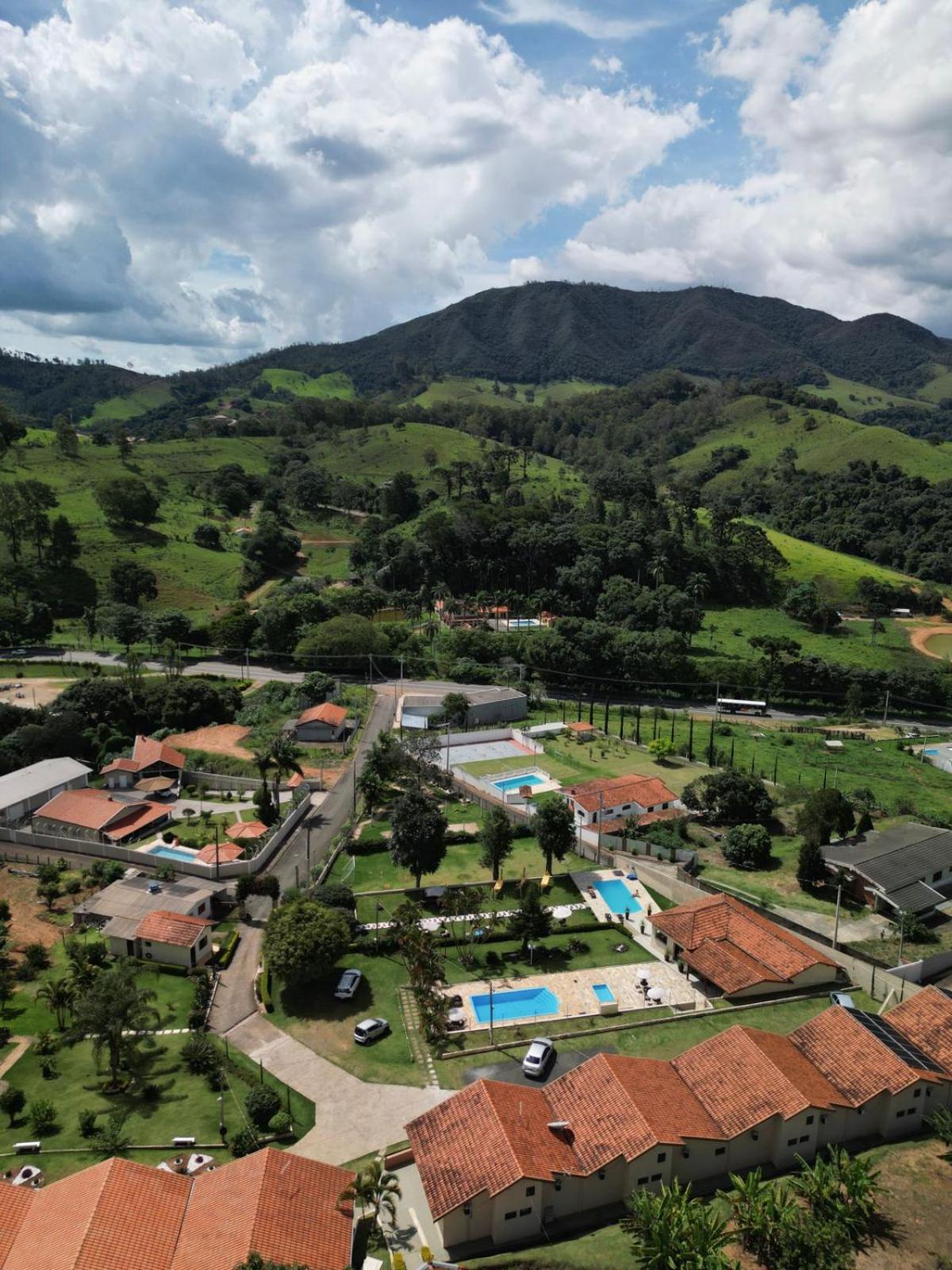 Pousada Flores Do Campo Águas de Lindóia Esterno foto